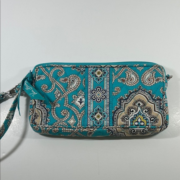 Vera Bradley wristlet - Picture 1 of 3
